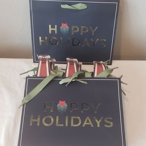 Christmas Gift Bags "Happy Holidays" 9in x 7in x 5.5in 12 Pack